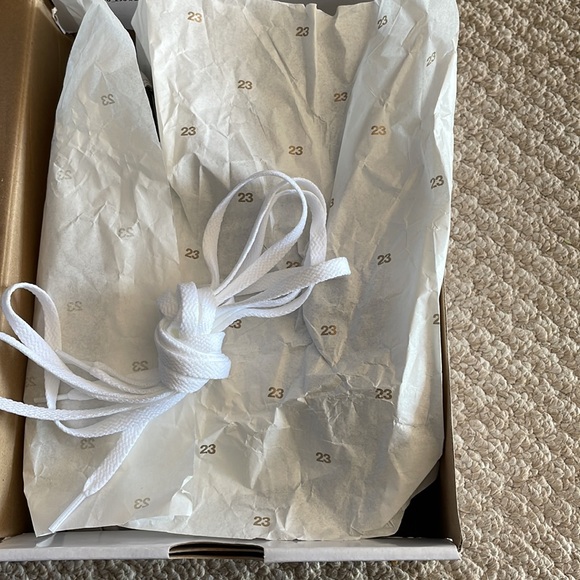 air jordan 1, half black half white - Picture 3 of 4